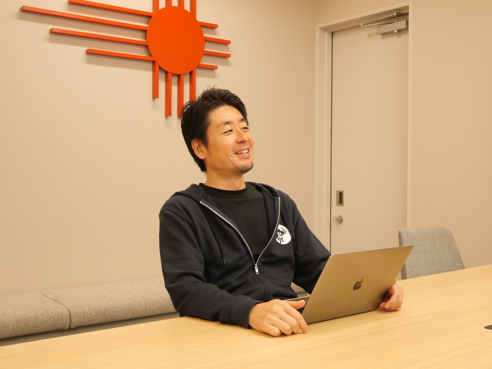 株式会社ココペリ・近藤繁氏のインタビュー中の様子